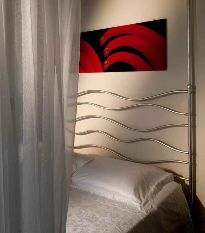 Massoni Bed And Breakfast Пескьера-дель-Гарда Номер фото